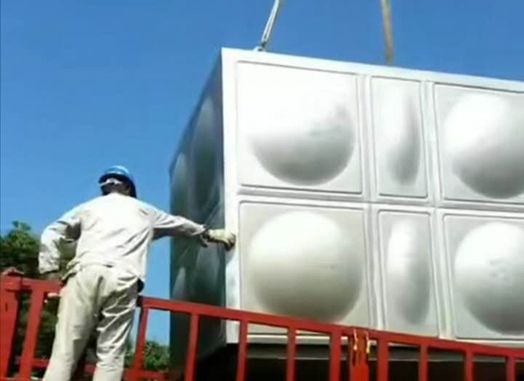 影響不銹鋼水箱價格的因素